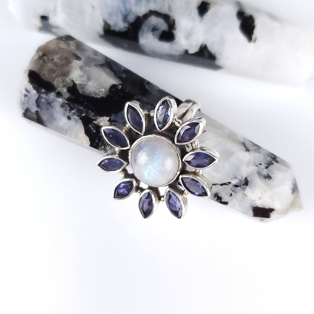 🎉HP~7/28/22🎉Sterling Silver Rainbow Moonstone and Iolite Flower Ring Size 9 - Picture 5 of 16